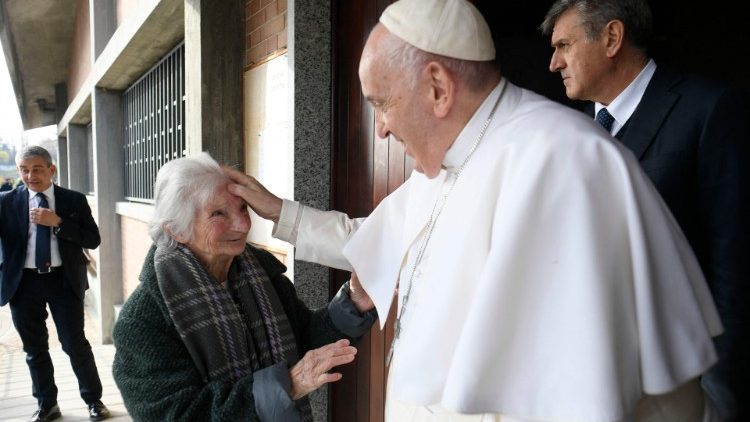Pope and elderly.jpeg