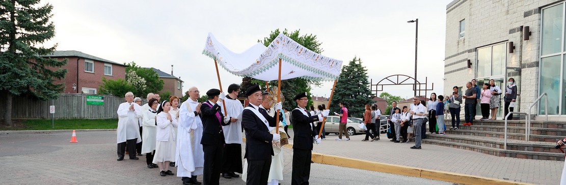Corpus Christi procession-banner.jpg